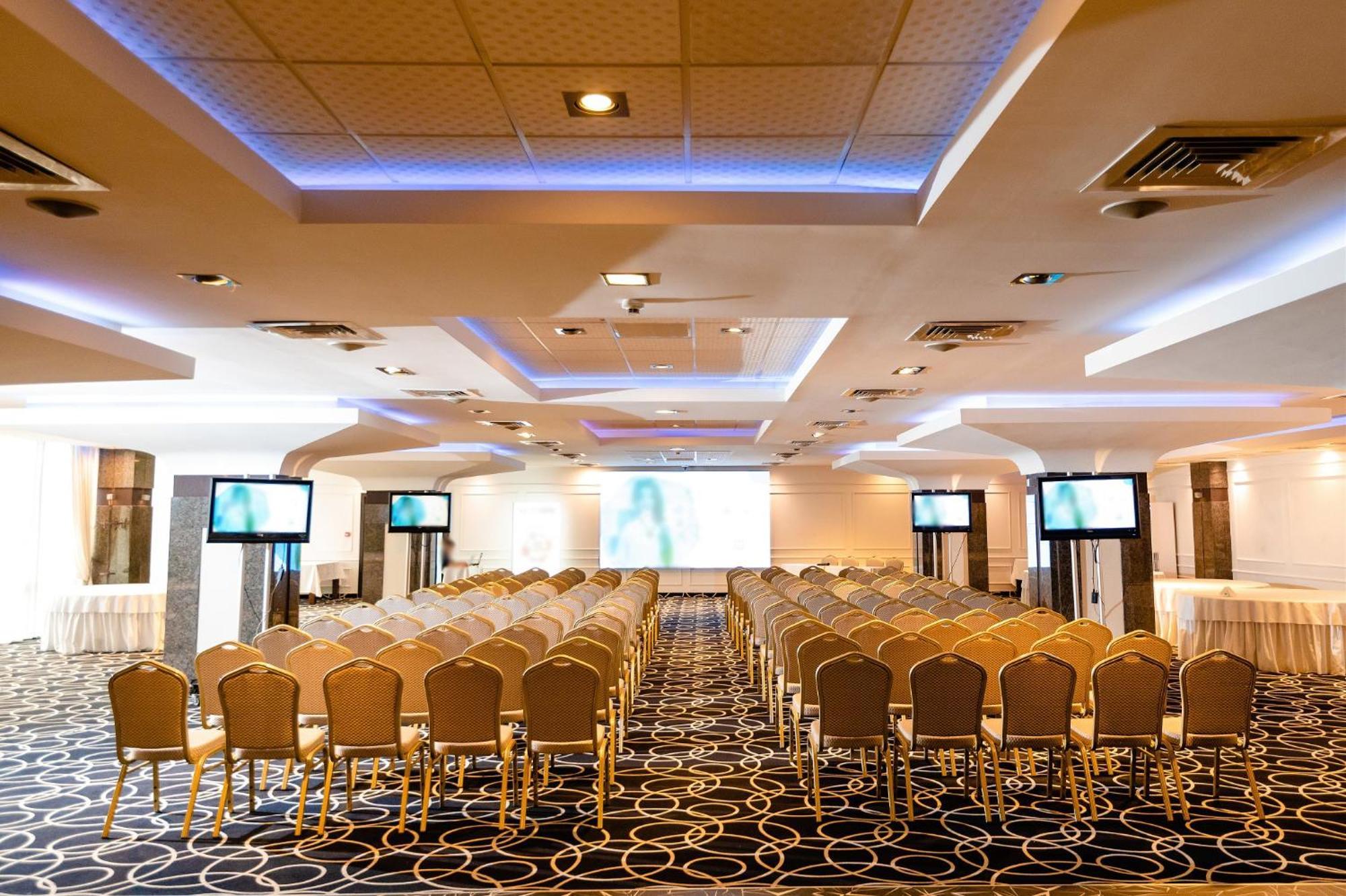 Business Conference Center & Hotel Targu Mures